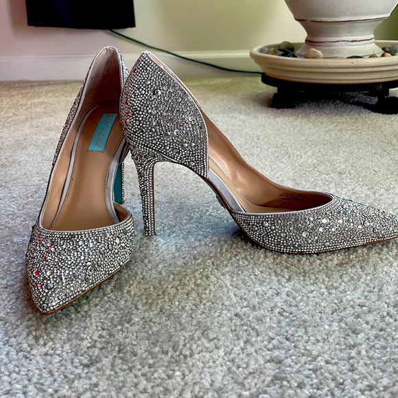 LuLus- Hazil Silver Satin Rhinestone D'Orsay Pumps size 9.5 - Picture 4 of 4